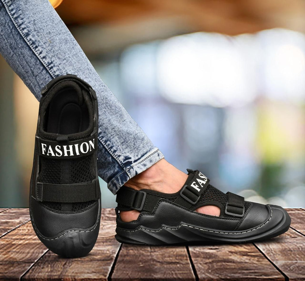 Men's black casual dailywear sandals with lightweight EVA sole"