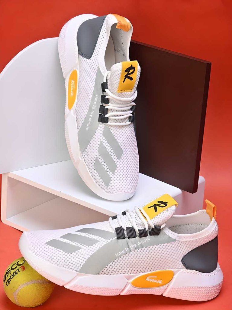 White men's casual shoes with synthetic material and lace-up closure.






